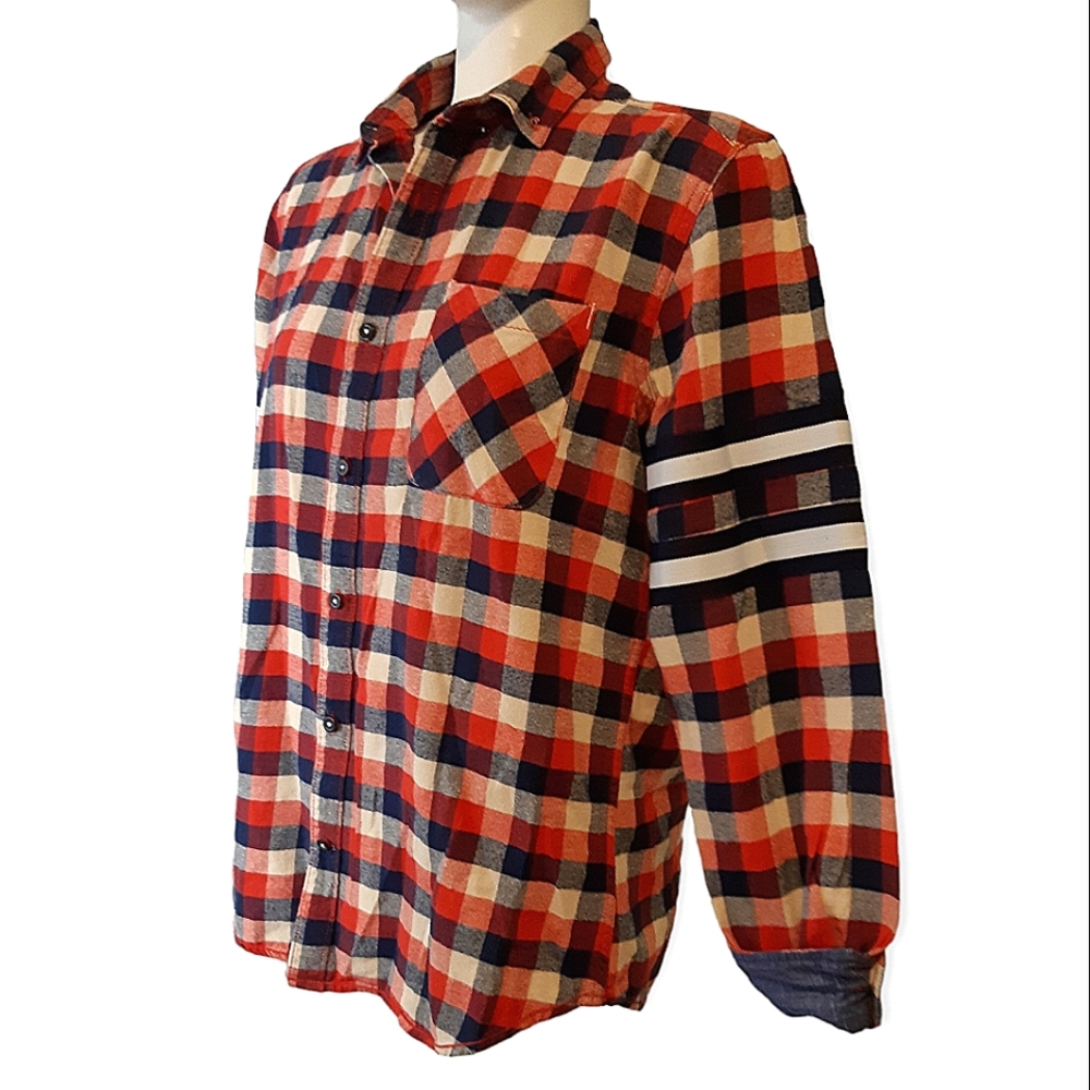 Raw Yarn Industries slim fit pocketed plaid flannel button shirt mens Medium